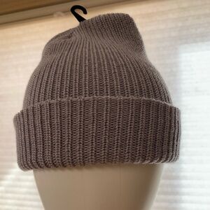NWT Chaos Gray Classic Knit Merino Wool 100% Wool/Laine Beanie Hat.